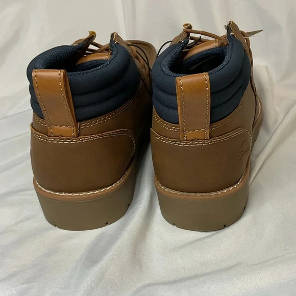 Weatherproof Vintage Chukka Style Boot - Picture 9 of 12